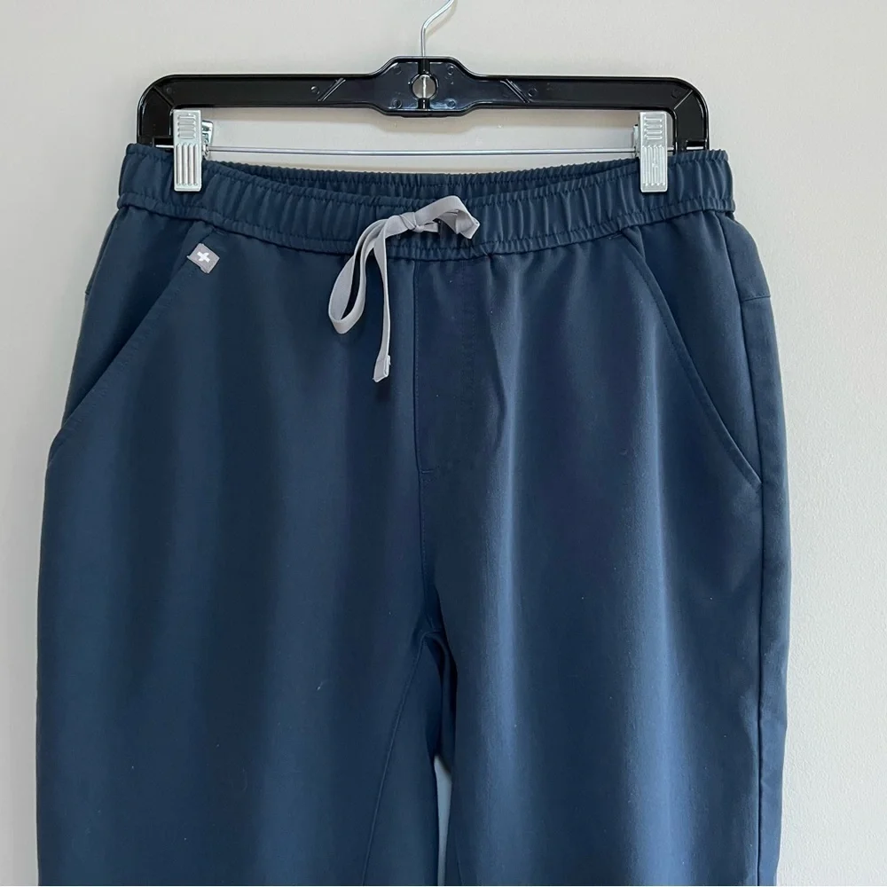 FIGS Men's Tansen Jogger Scrub Pants in Dark Harbor PO #3013, size M